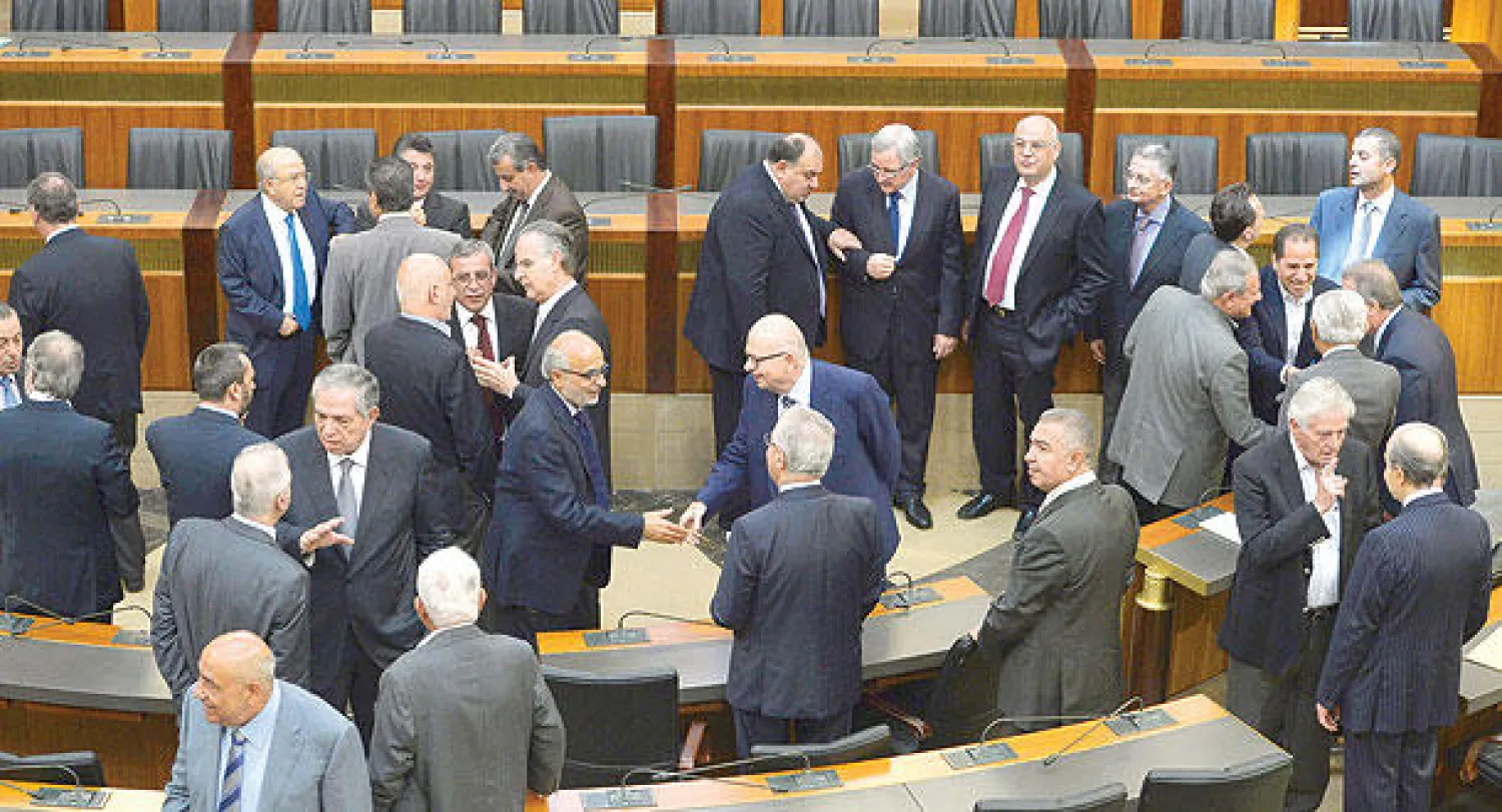 جانب من جلسة البرلمان اللبناني حيث فشل النواب للمرة العاشرة في انتخاب رئيس جديد للبلاد (إ.ب.أ)