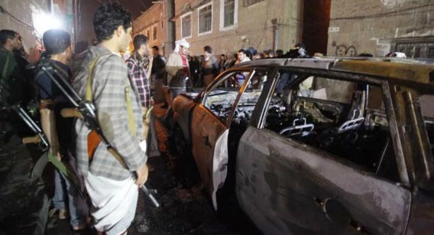 13 قتيلا في انفجار عبوة أثناء تفكيكها بمدينة لحج