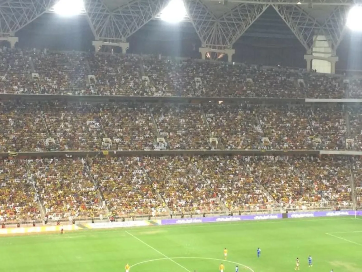 المباريات بملعب الجوهرة سجل معظم الحضور الجماهيري