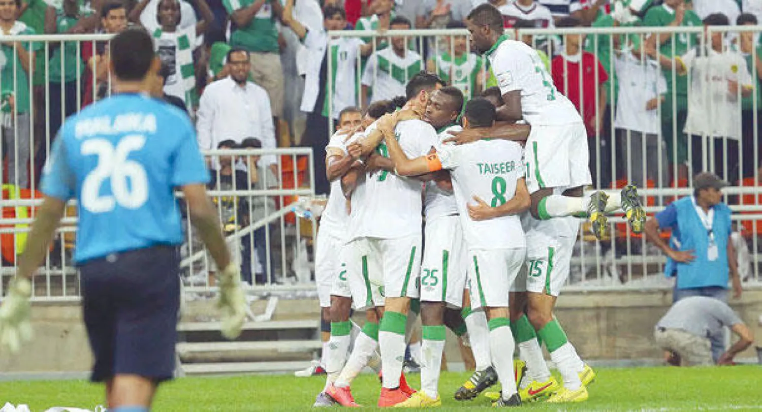 استقالة الأمير فهد بن خالد المفاجئة من رئاسة الأهلي عكرت أفراح الفريق بالفوز الكبير على هجر (تصوير: عبد الله بازهير)