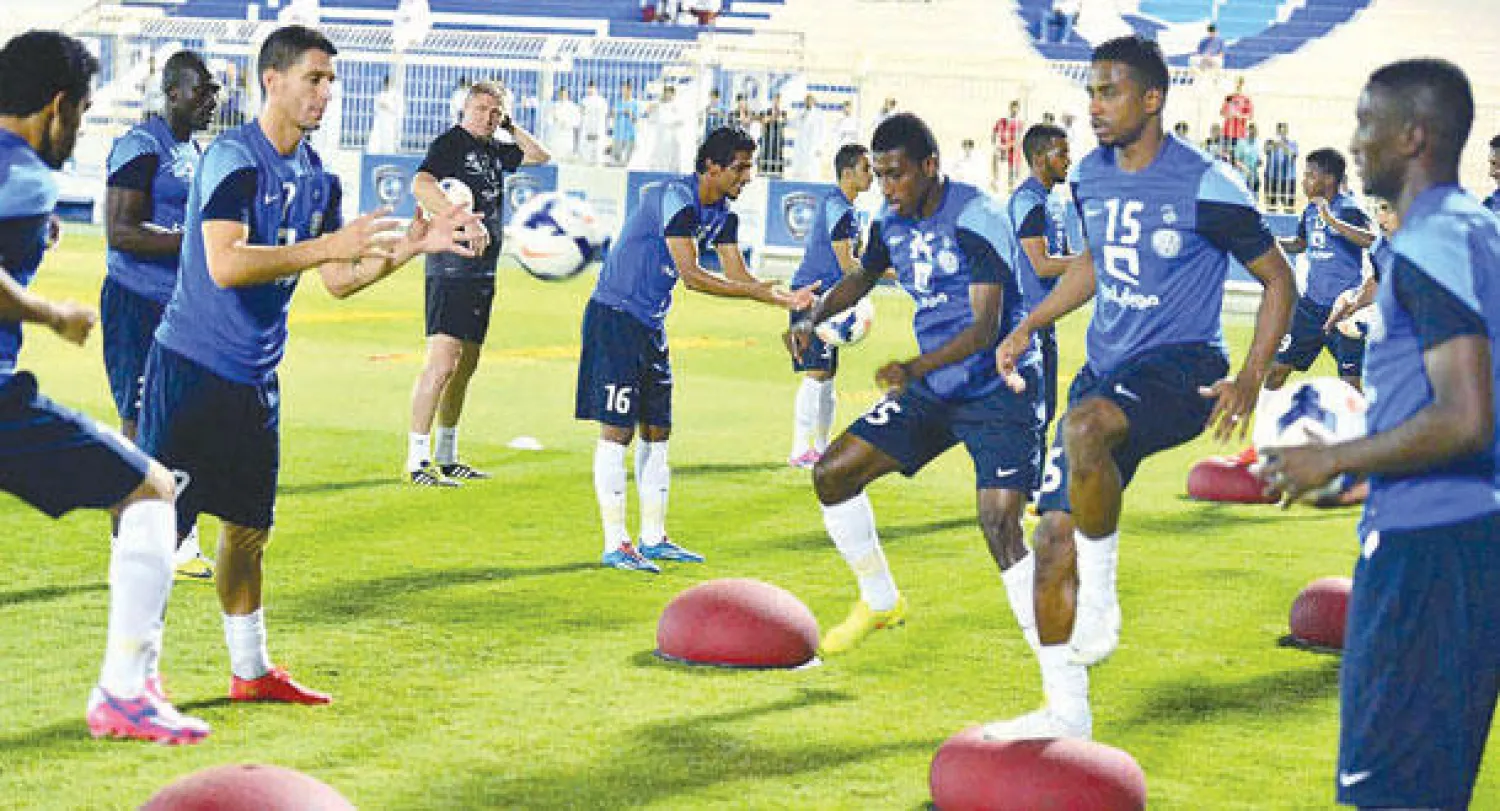 جانب من تدريبات الهلال أمس