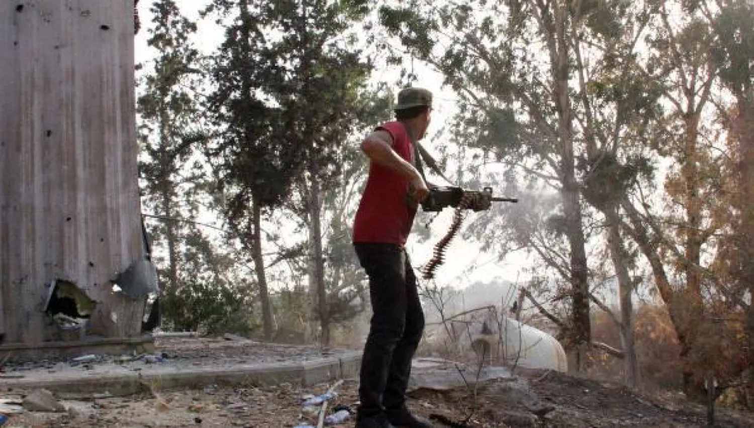 الحكومة الليبية تفتح تحقيقا حول الضربات الجوية في طرابلس