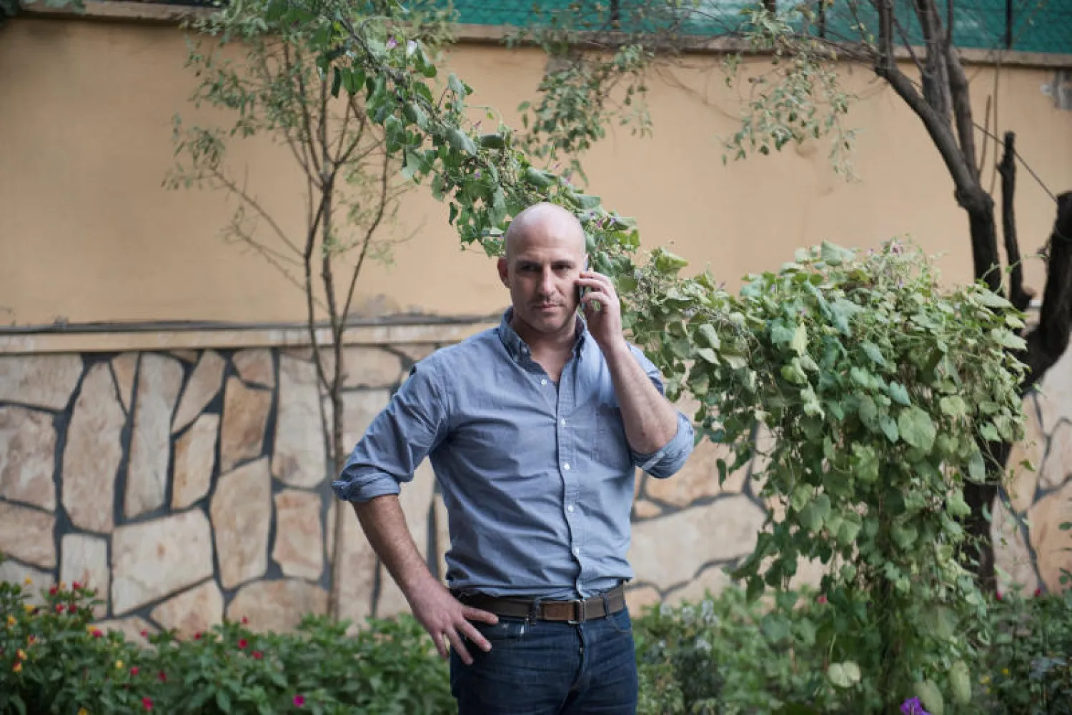 القضاء الأفغاني يحتجز صحافي «نيويورك تايمز»