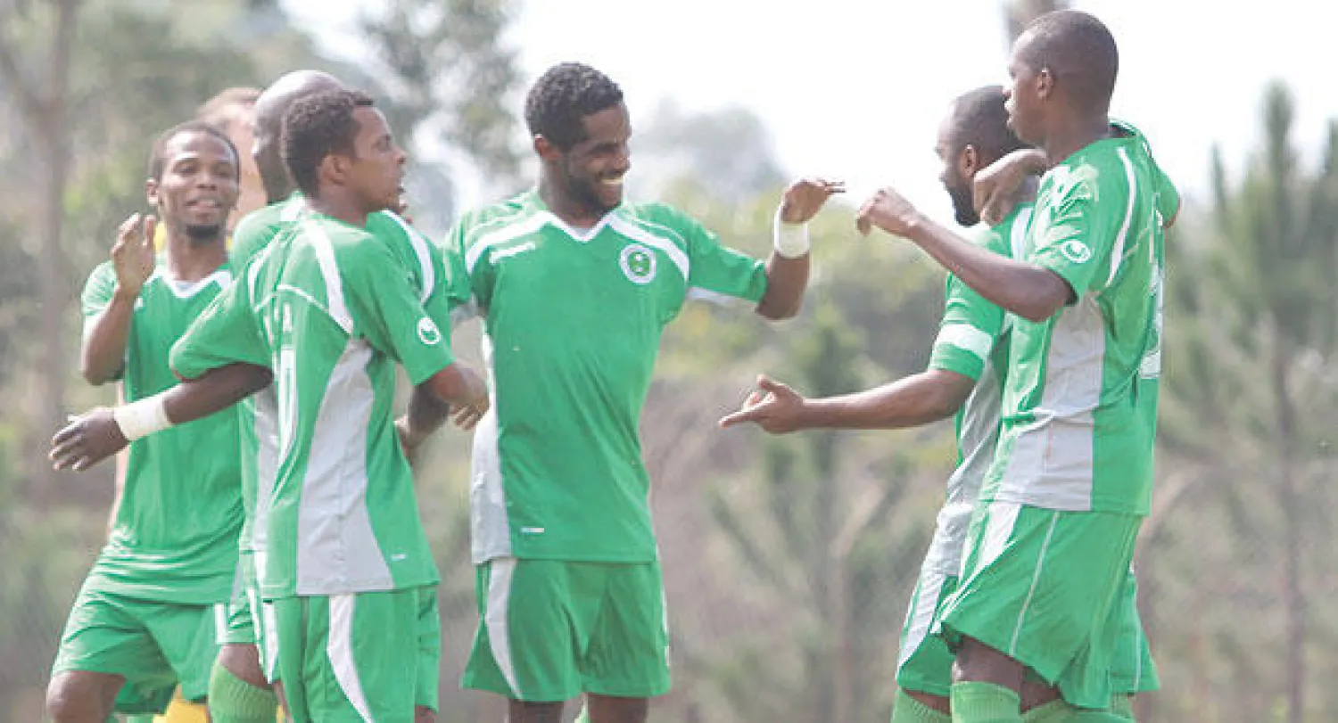 لاعبو المنتخب السعودي لذوي الاحتياجات الخاصة يحتفلون بأحد أهدافهم في البطولة