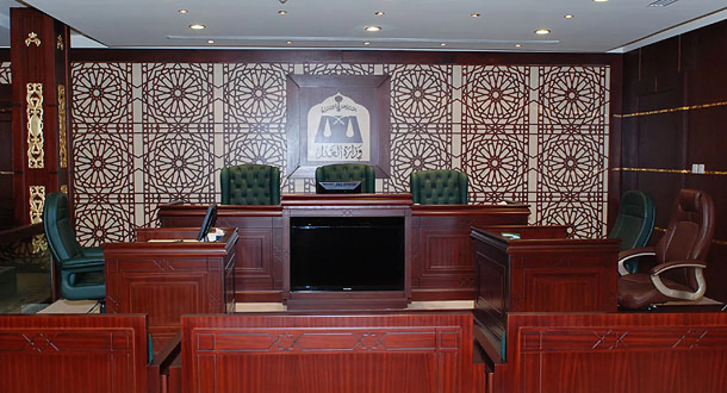 الحكم على سعوديين بالقتل و15 آخرين بالسجن أحدهم «القاعدة» قتل والده