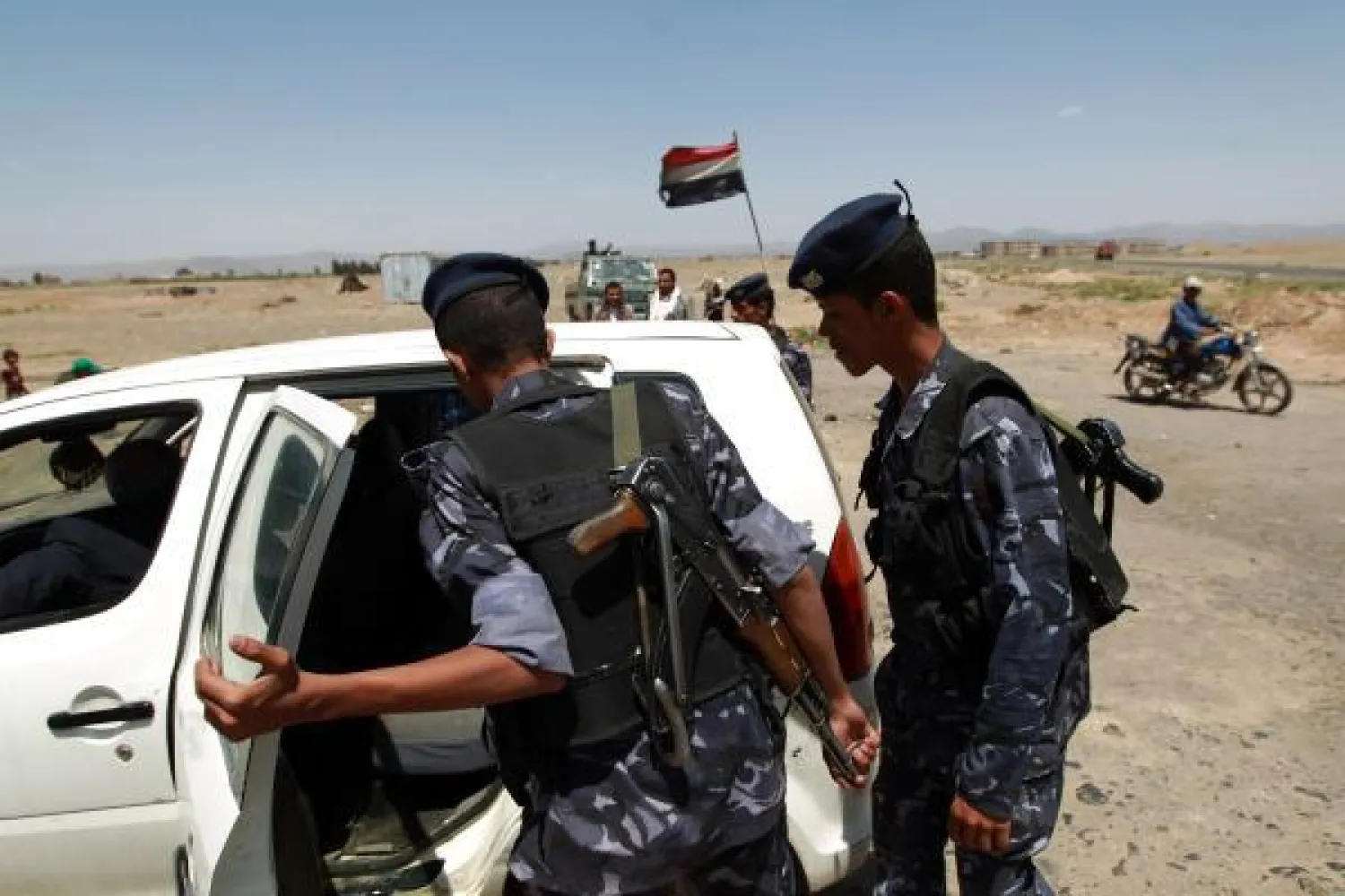 وفد يمني للقاء الحوثي ومطالبته بالحوار والتهدئة