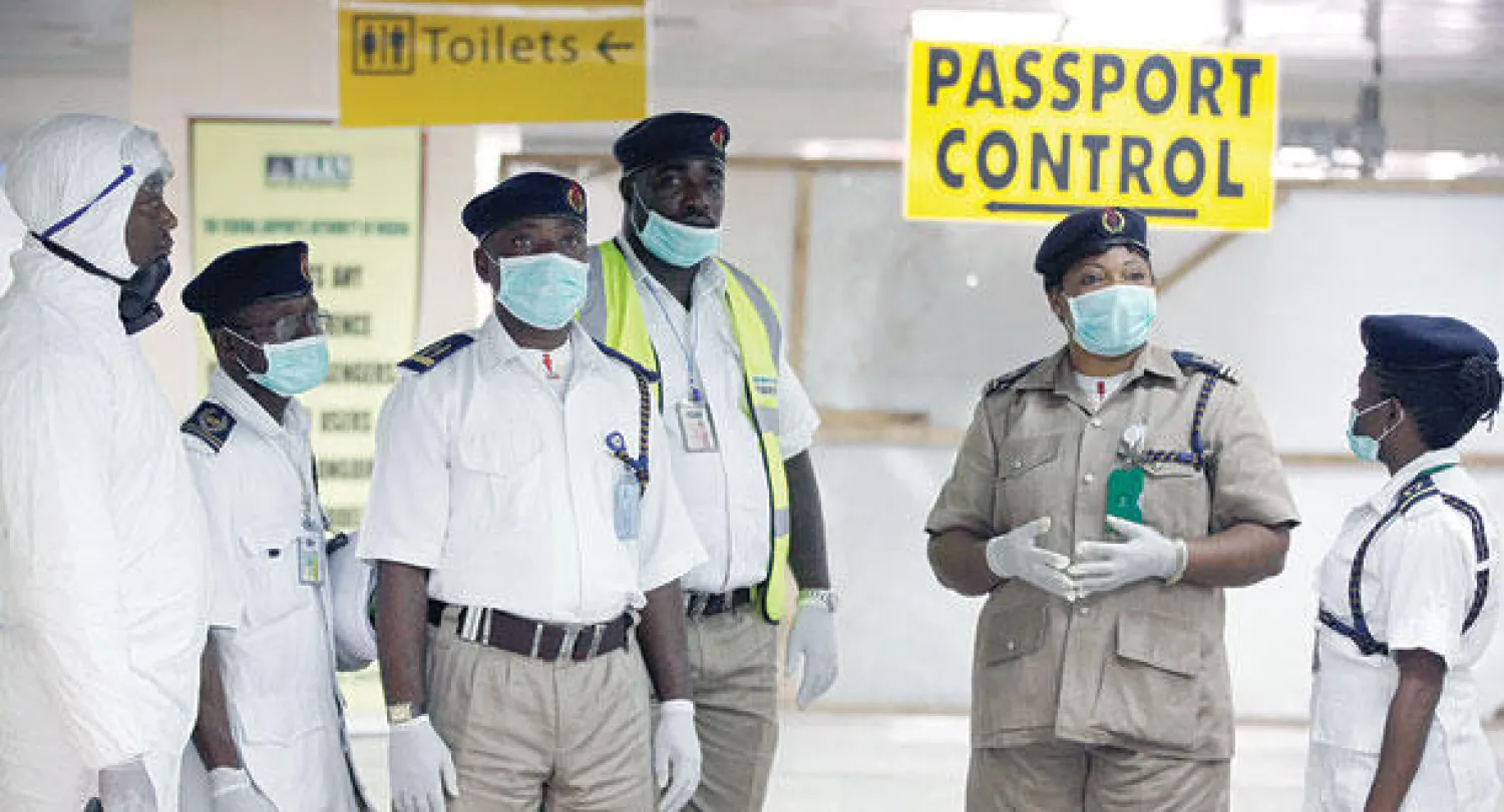 تعليق العديد من الرحلات الجوية إلى منطقة غرب أفريقيا خوفا من أن ينتقل الوباء إلى قارات أخرى (أ.ب)