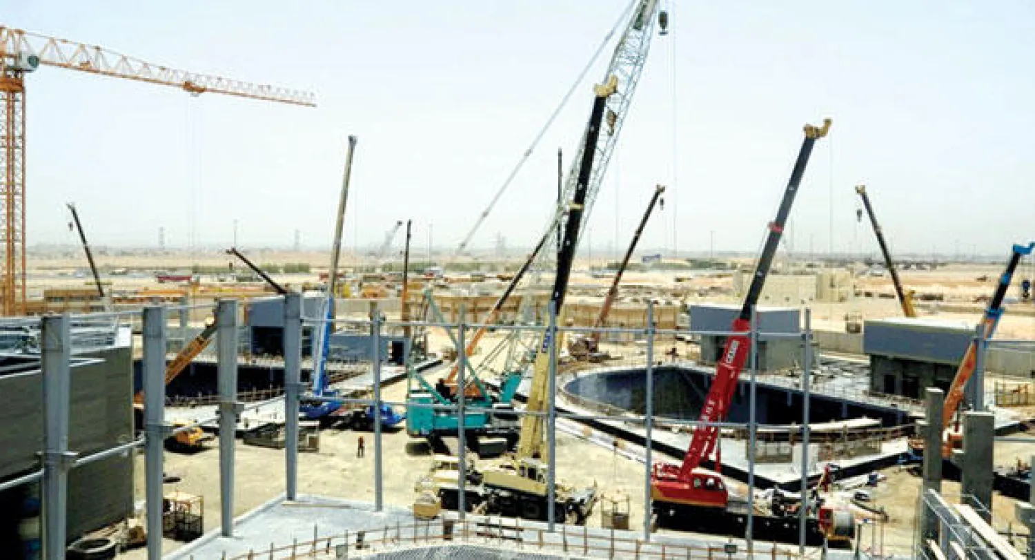 جانب من أعمال البناء في محافظة جدة غرب السعودية («الشرق الأوسط»)
