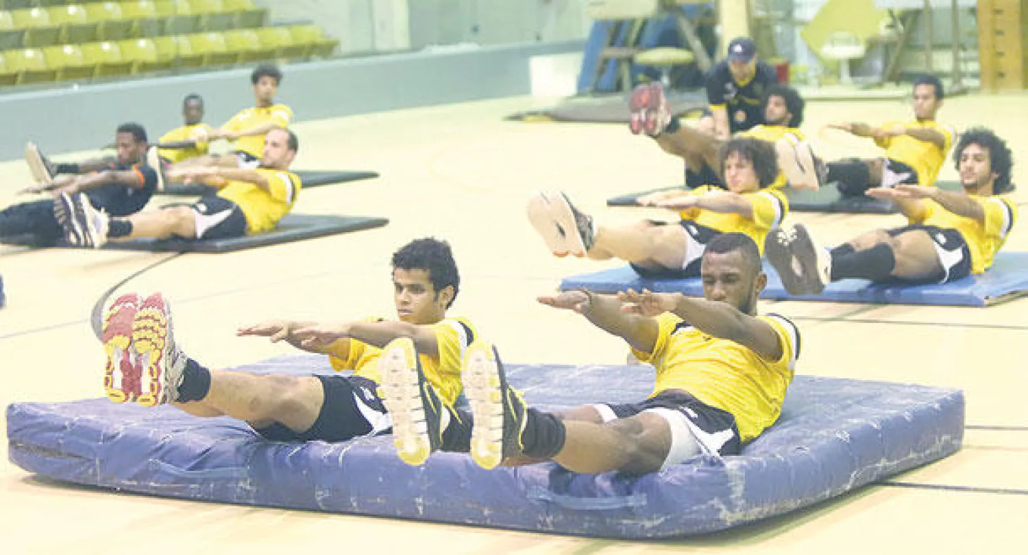 جانب  من تدريبات الاتحاد اللياقية أمس استعدادا لمباراة العين الإماراتي الثلاثاء
