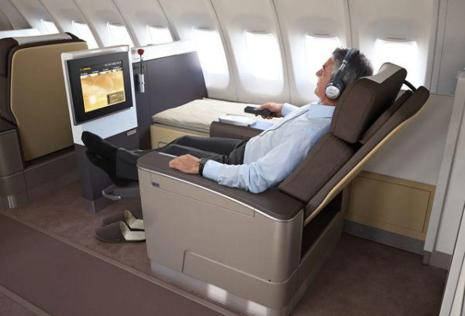 مزاد على مقاعد الدرجة الأولى مع «طيران برلين»