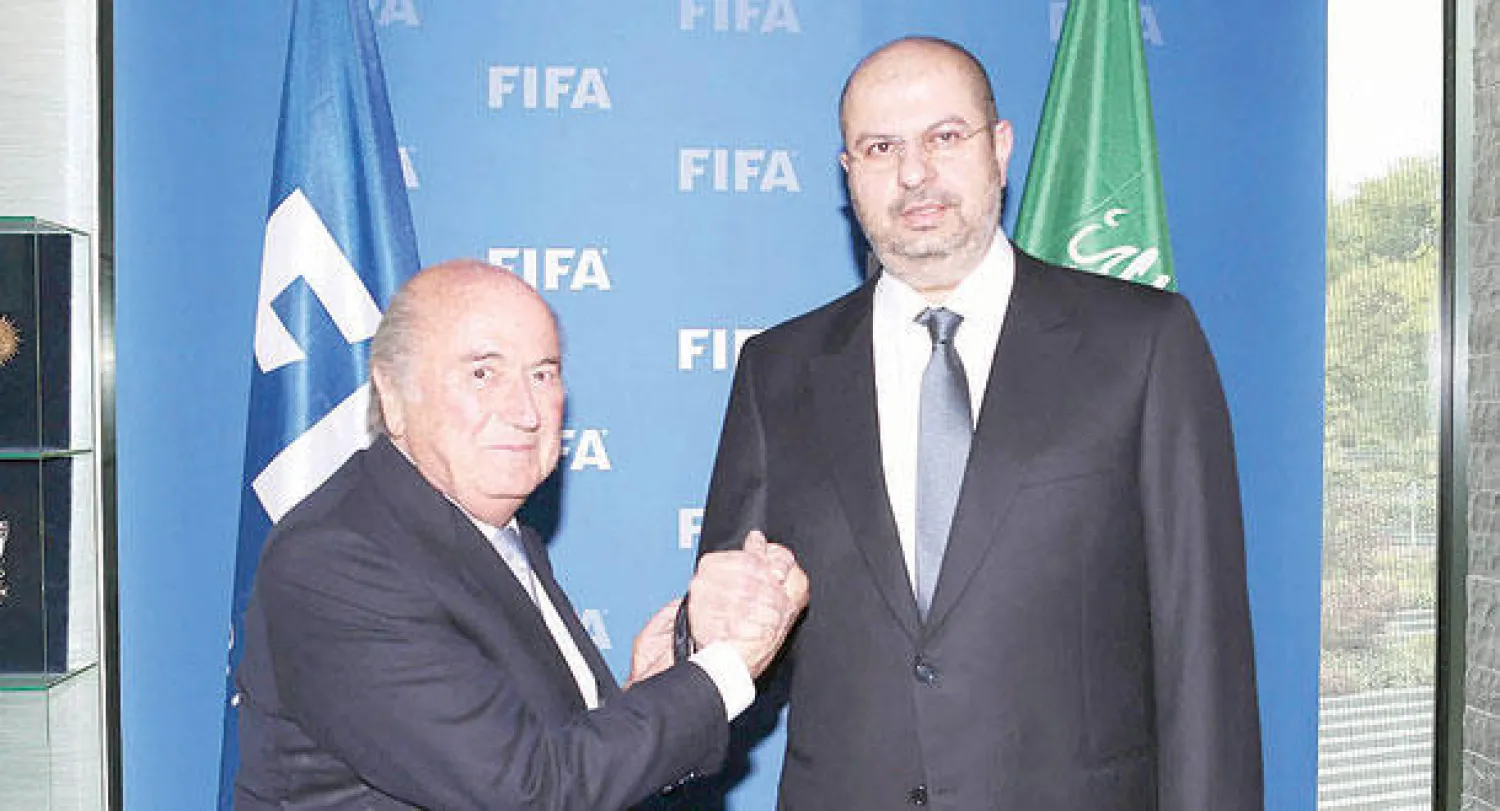 الأمير عبد الله بن مساعد خلال استقبال بلاتر له في زيوريخ