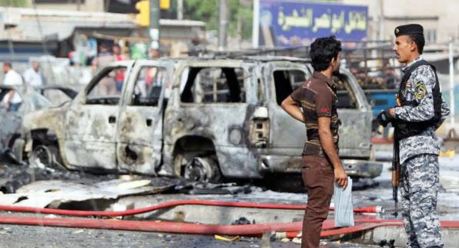 19 قتيلا إثر قصف صاروخي وتفجير انتحاري بالعراق