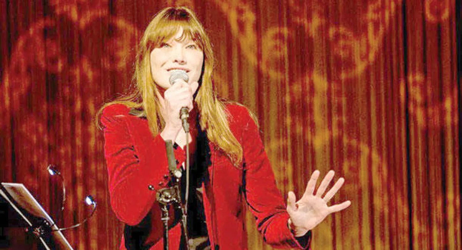 كارلا في إحدى حفلاتها (أ.ف.ب)