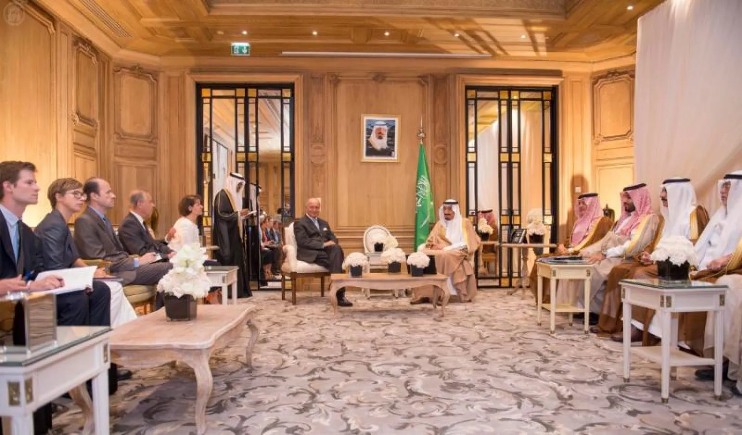 ولي العهد السعودي يلتقي وزيري الدفاع والخارجية الفرنسيين لتطوير العلاقات السياسية والدفاعية