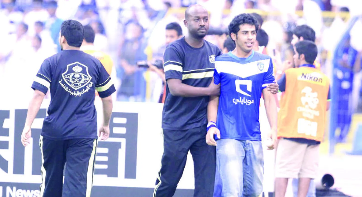 مباراة الهلال والسد شهدت تصرفات مؤسفة من قبل بعض المشجعين