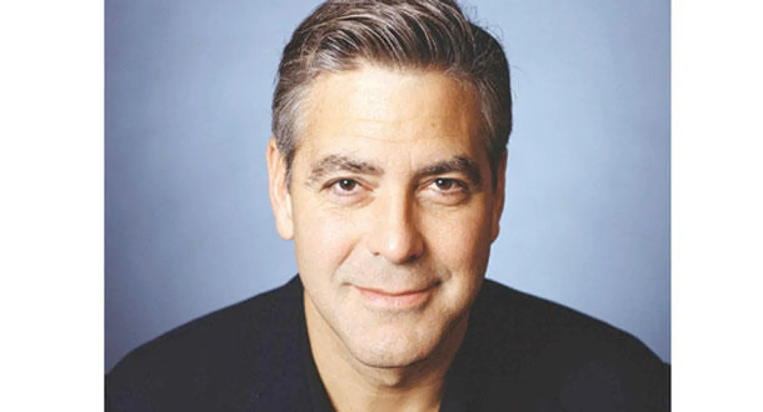 جورج كلوني يخرج فيلما عن فضيحة التنصت على الهواتف في بريطانيا