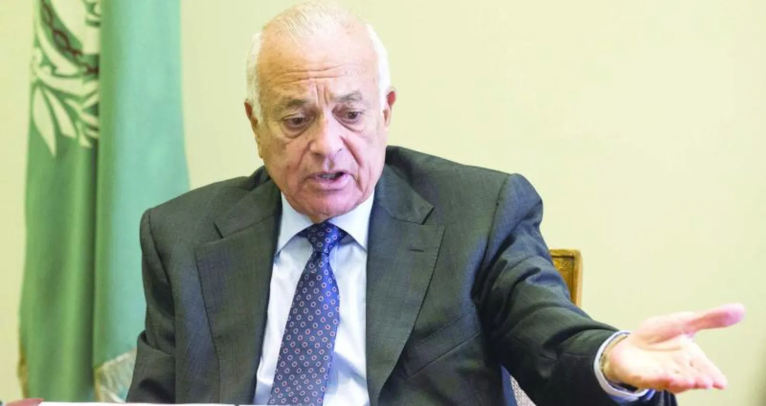 نبيل العربي لـ {الشرق الأوسط}: إعلان الجماعات المتطرفة قيام دولتها على حدود سوريا والعراق خطر يهدد الجميع