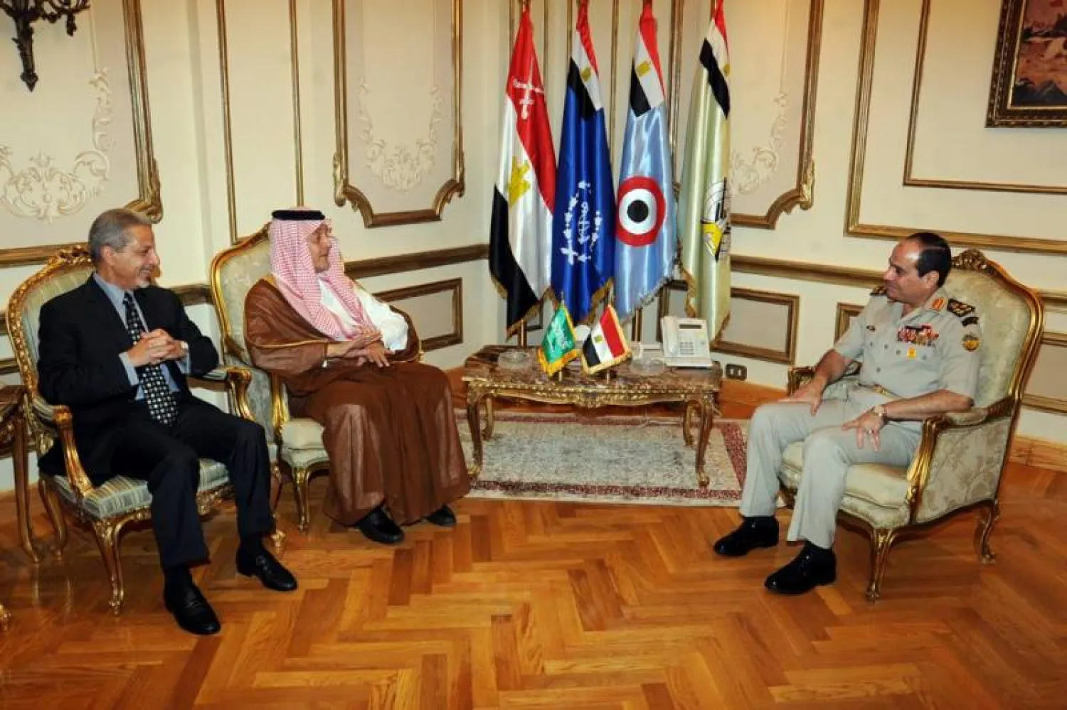 السيسي يستقبل الأمير سعود الفيصل والأمير خالد بن بندر