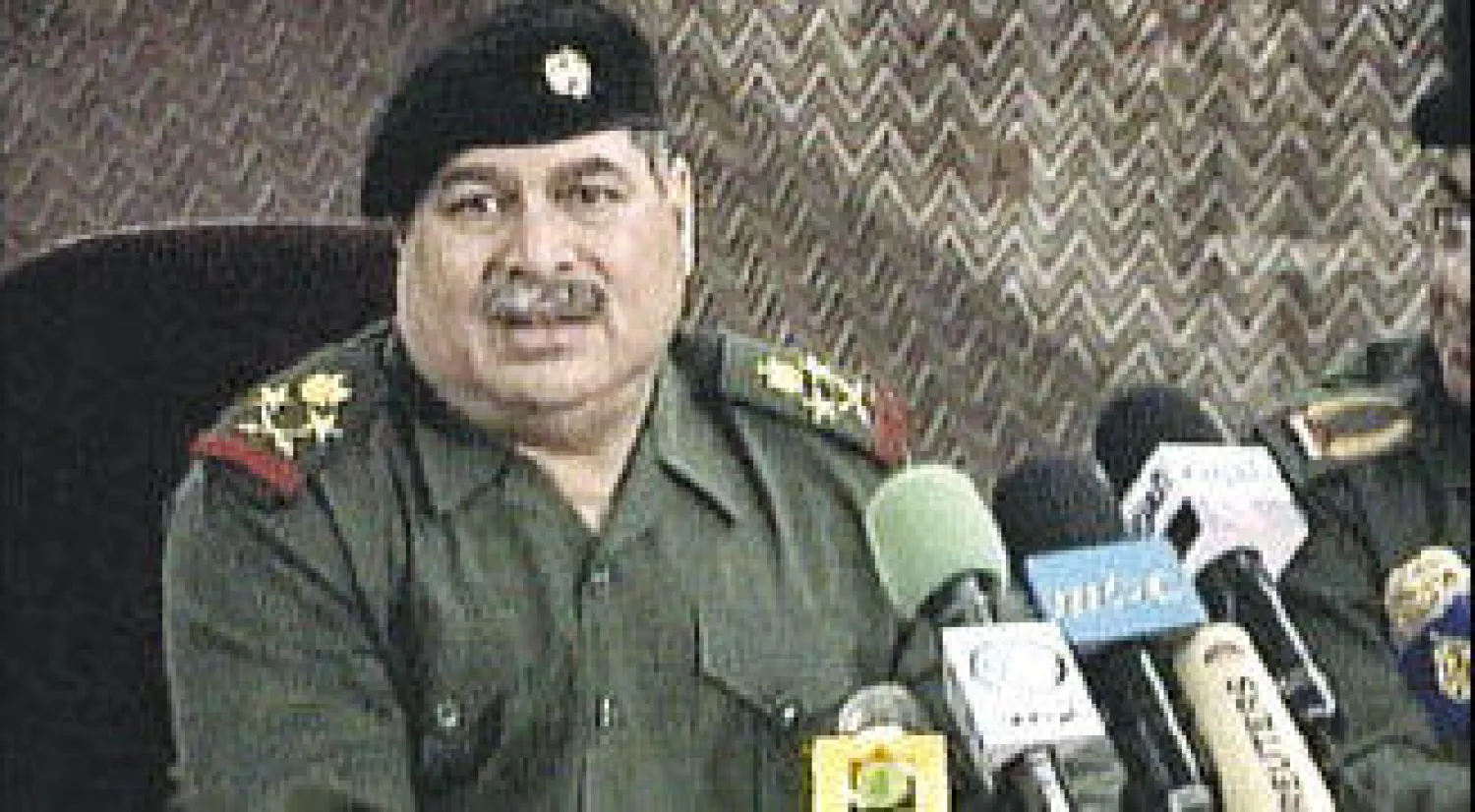 سلطان هاشم وزير الدفاع في عهد صدام