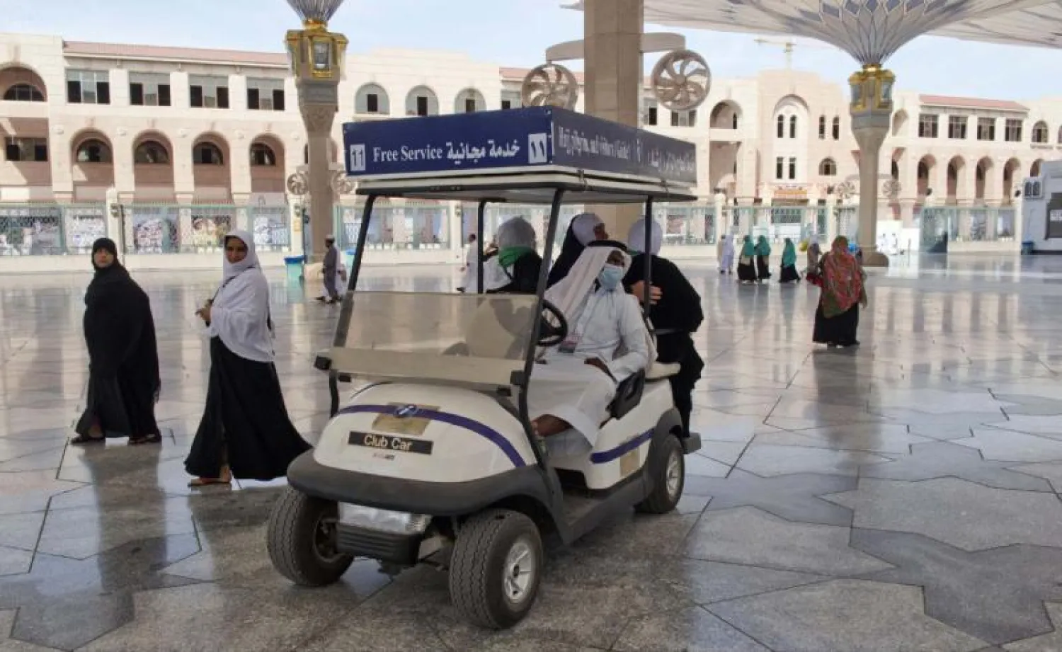 السعودية تجند طاقاتها لخدمة الحجاج