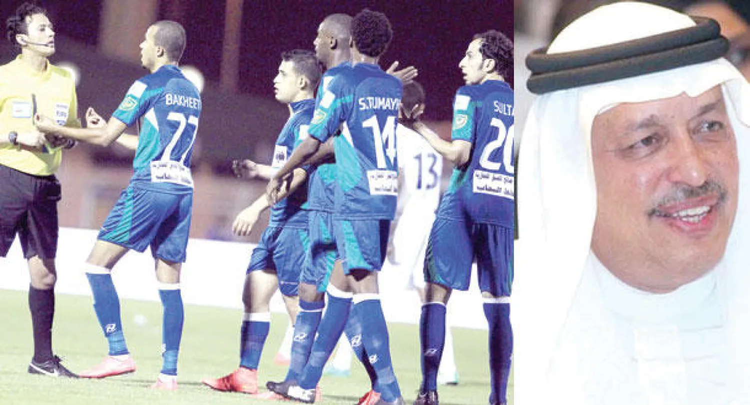 عبد اللطيف بخاري   -  الحكم السعودي بات موضع جدل لكثير من إدارات الأندية السعودية