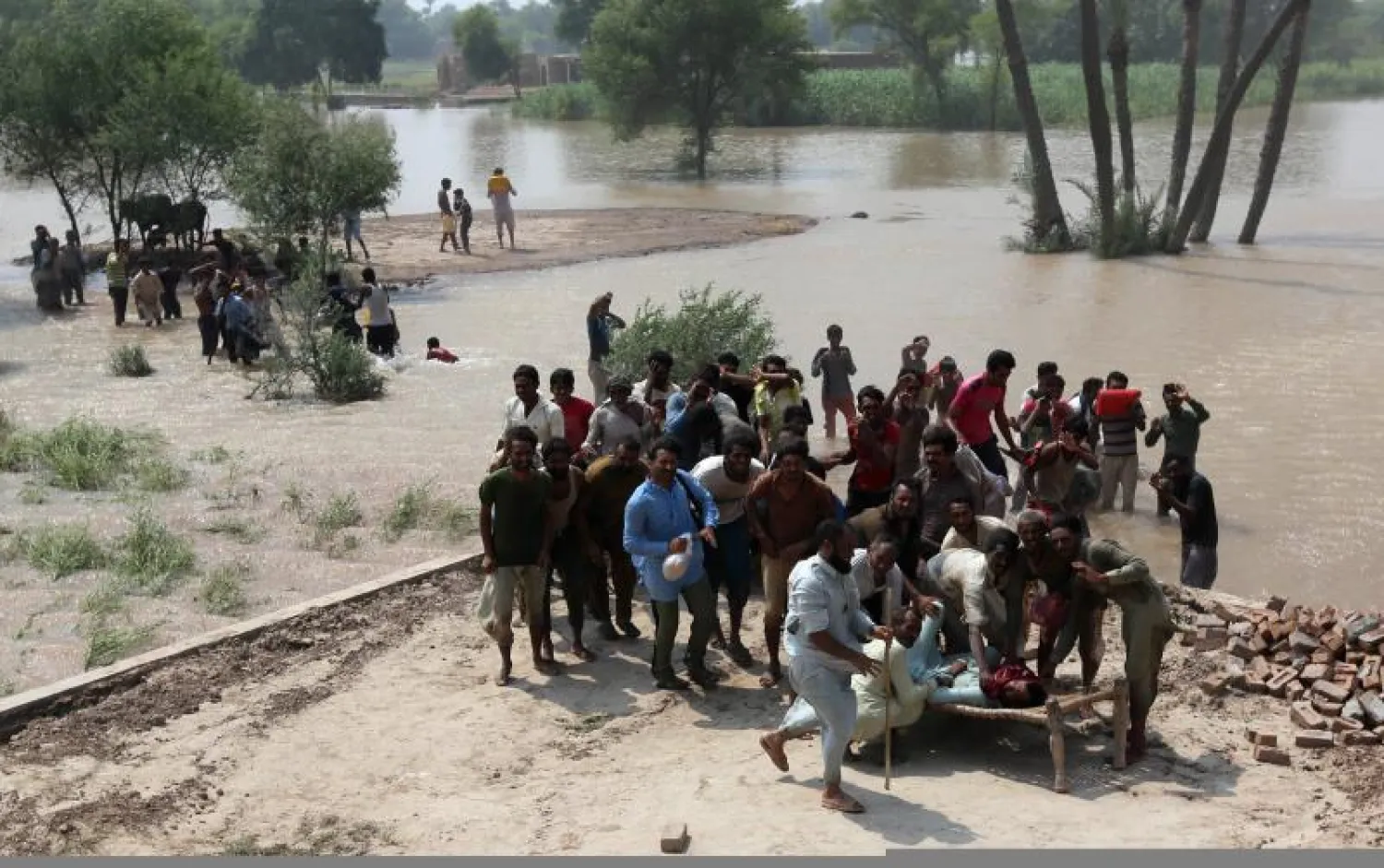 تكثيف الجهود لحماية المدنيين من الفيضانات في باكستان