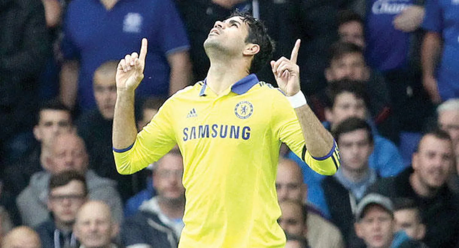 كوستا تألق في مباراة إيفرتون (أ.ف.ب)