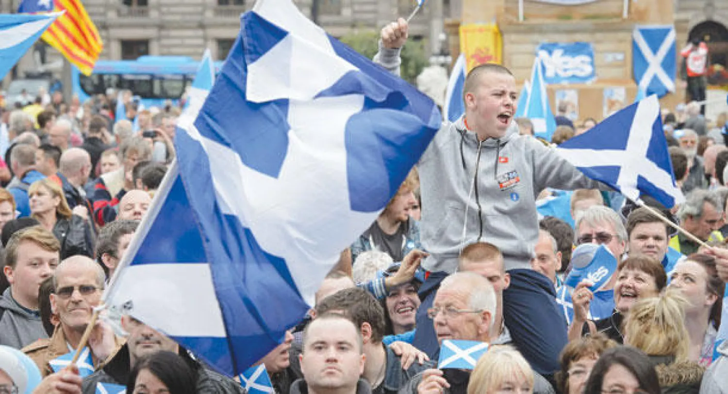 تجمع أخير لمؤيدين للانفصال في غلاسكو أمس عشية الاستفتاء التاريخي (أ.ف.ب)