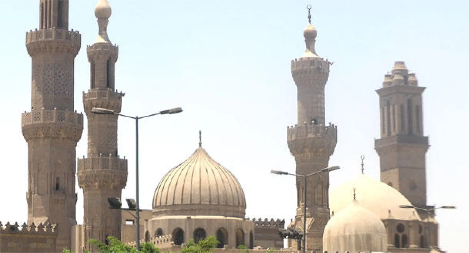 الحكومة المصرية تقر قانونا بعزل أعضاء هيئة التدريس بالأزهر حال المشاركة في المظاهرات