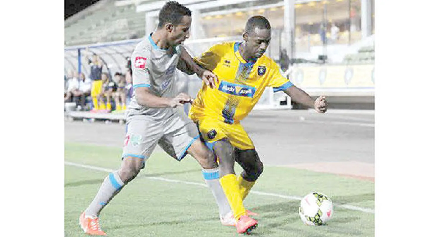 من مباراة التعاون والفتح أول من أمس في دوري المحترفين السعودي