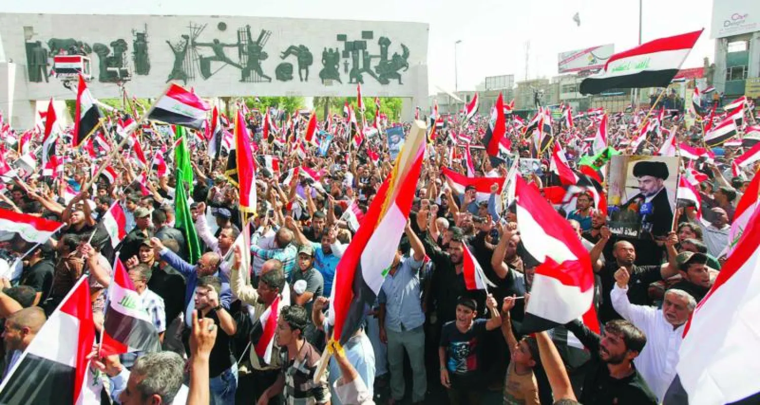 أنصار الزعيم الشيعي مقتدى الصدر يتظاهرون في بغداد أمس ضد التدخل الأميركي في العراق (رويترز)