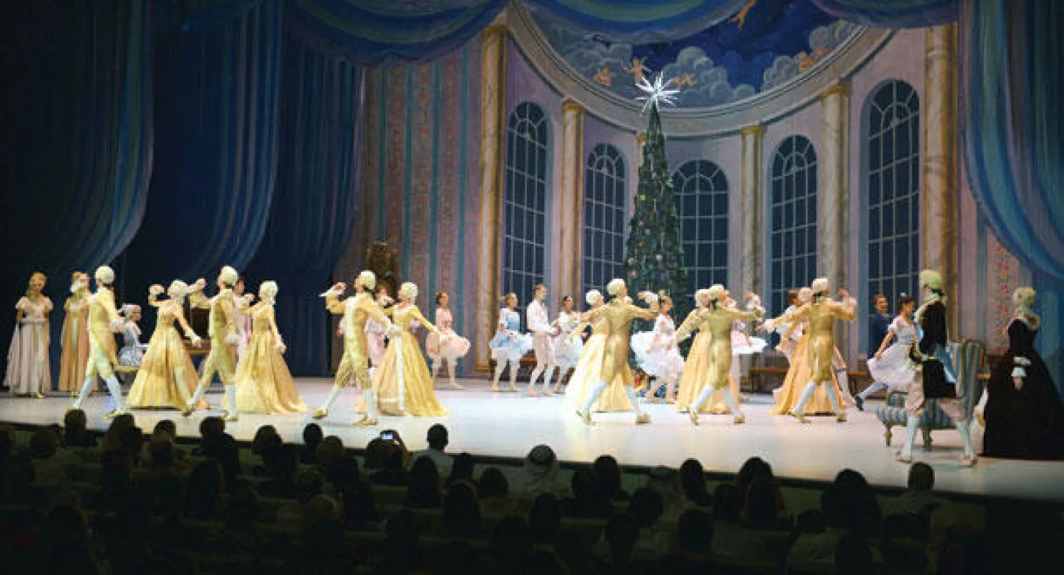 «كسارة البندق» على خشبة مسرح البحرين الوطني