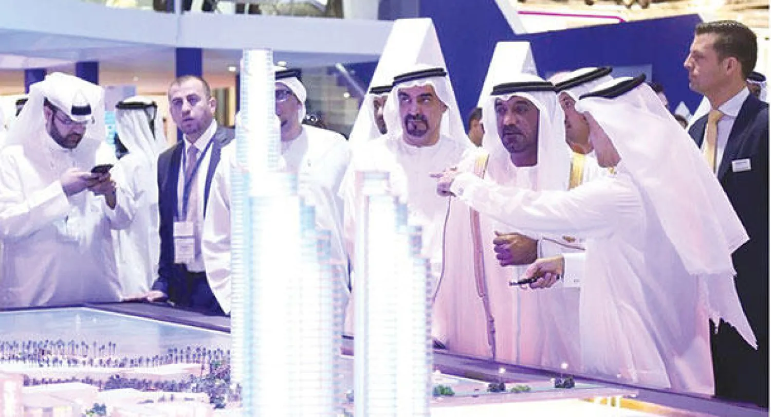 جانب من معرض سيتي سكيب غلوبال في دبي أمس («الشرق الأوسط»)