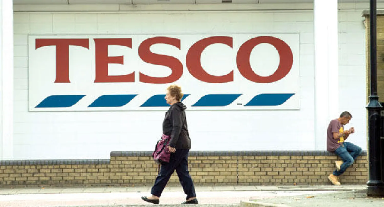 أكبر سلسلة متاجر بريطانية في «عين الإعصار» بعد المبالغة في أرباحها