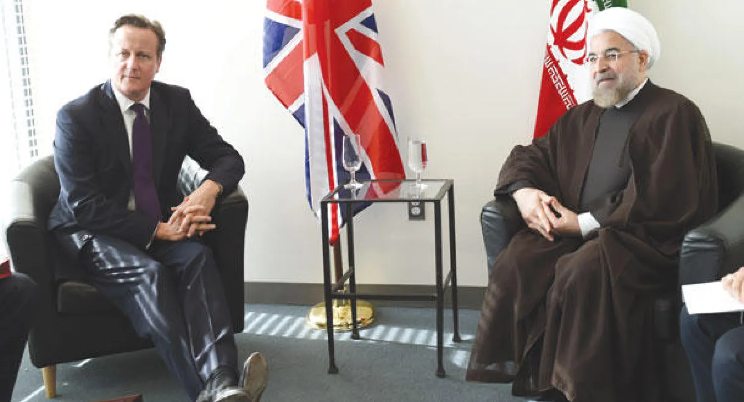 رئيس الوزراء البريطاني مع الرئيس الإيراني في نيويورك أمس (أ.ف.ب)