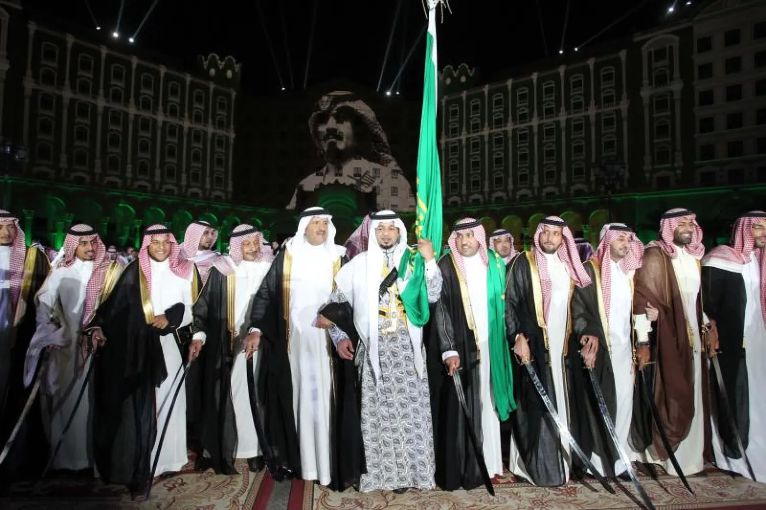 الرياض تحتفي باليوم الوطني الـ 84 للمملكة.. وأميرها يشارك بـ«العرضة السعودية»