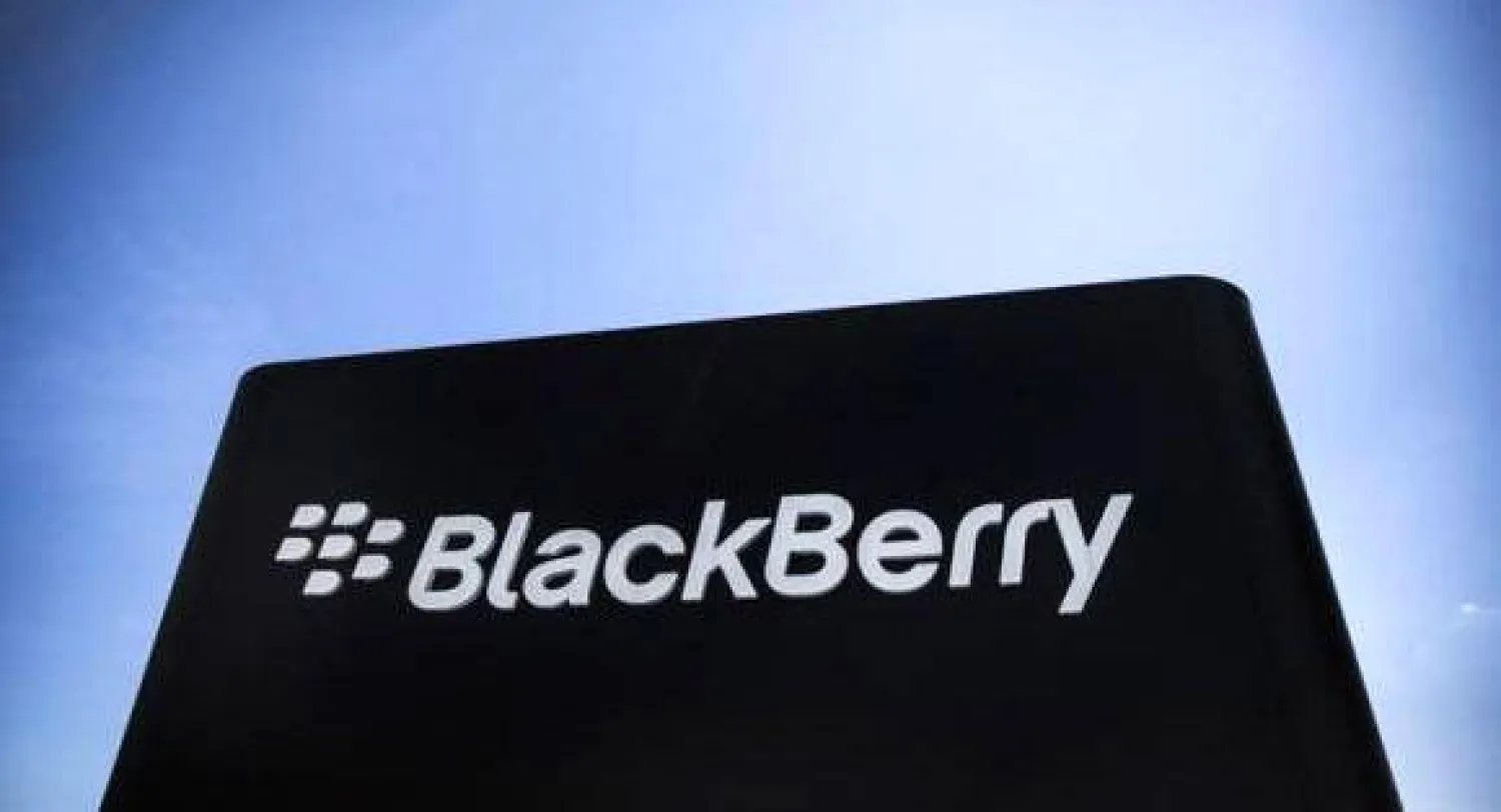 «بلاكبيري» تطرح «باسبورت» هاتفا جديدا للنهوض من عثرتها