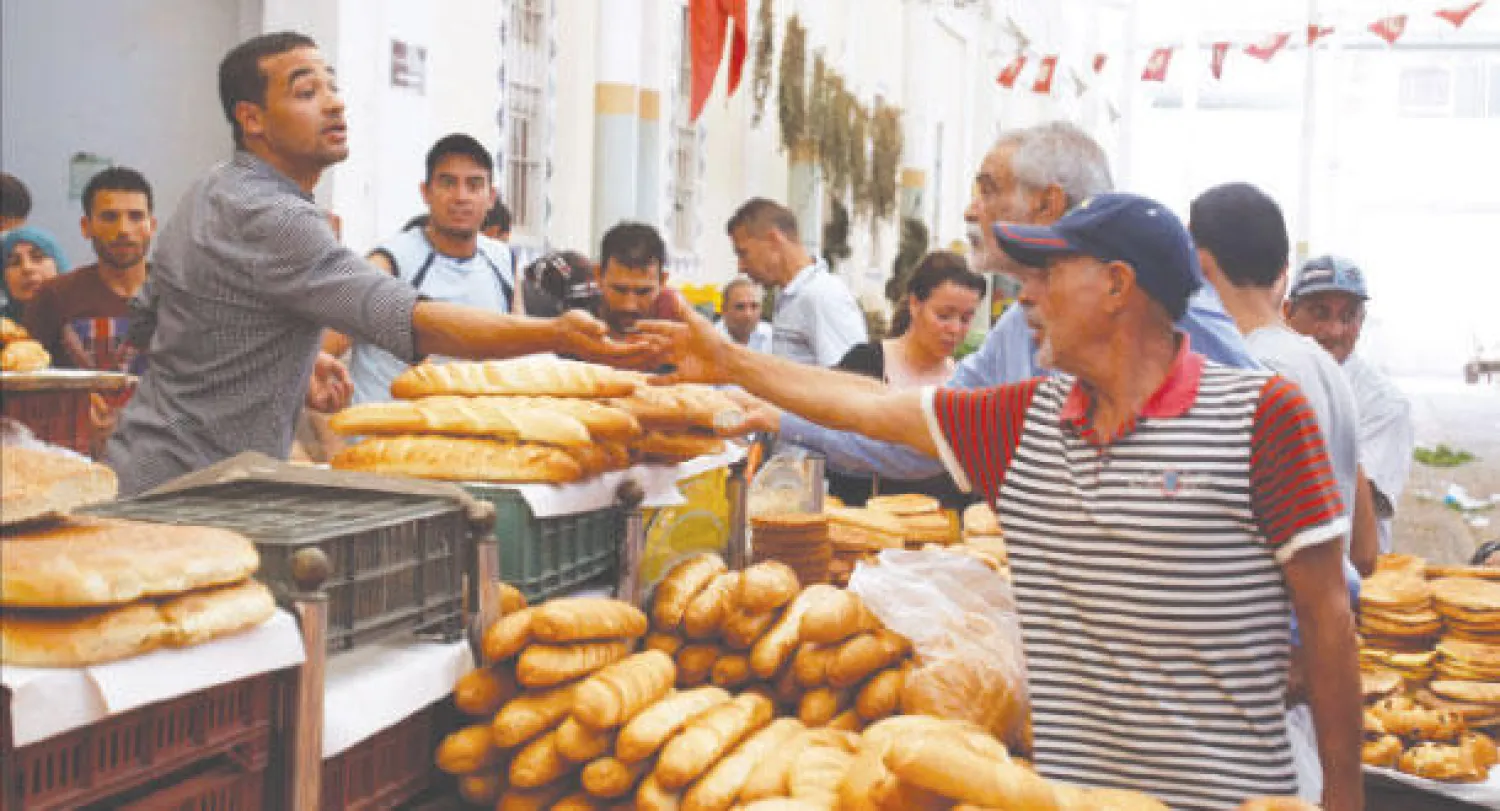 حذر البنك المركزي التونسي من المصاعب الاقتصادية التي ستتعرض لها البلاد خلال الأشهر المقبلة ({الشرق الأوسط})