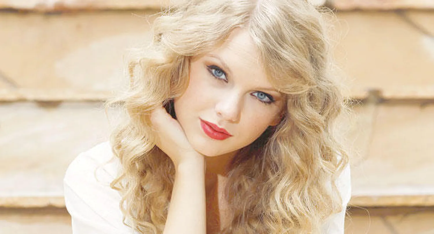 تايلور سويفت تتصدر قائمة الأكثر أناقة لمجلة «بيبول»