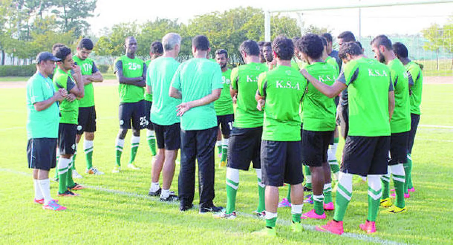 منتخب السعودية سيواجه أوزبكستان في ثمن نهائي مسابقة كرة القدم 