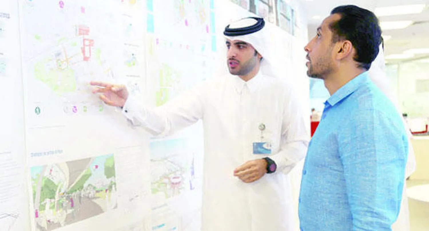 سامي الجابر أثناء زيارته مقرّ اللجنة العليا للمشاريع والإرث في الدوحة