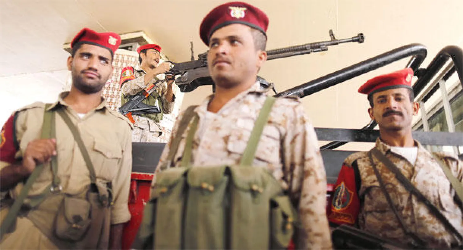 اليمن يلقي القبض على اثنين من «حزب الله» ساعدا الحوثيين في التمرد