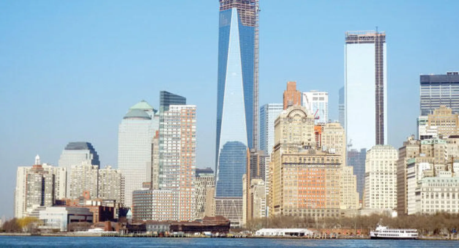 تعد مدينة نيويورك واحدة من أهم المدن المستهدفة من قبل المستثمرين العقاريين الأجانب (رويترز)
