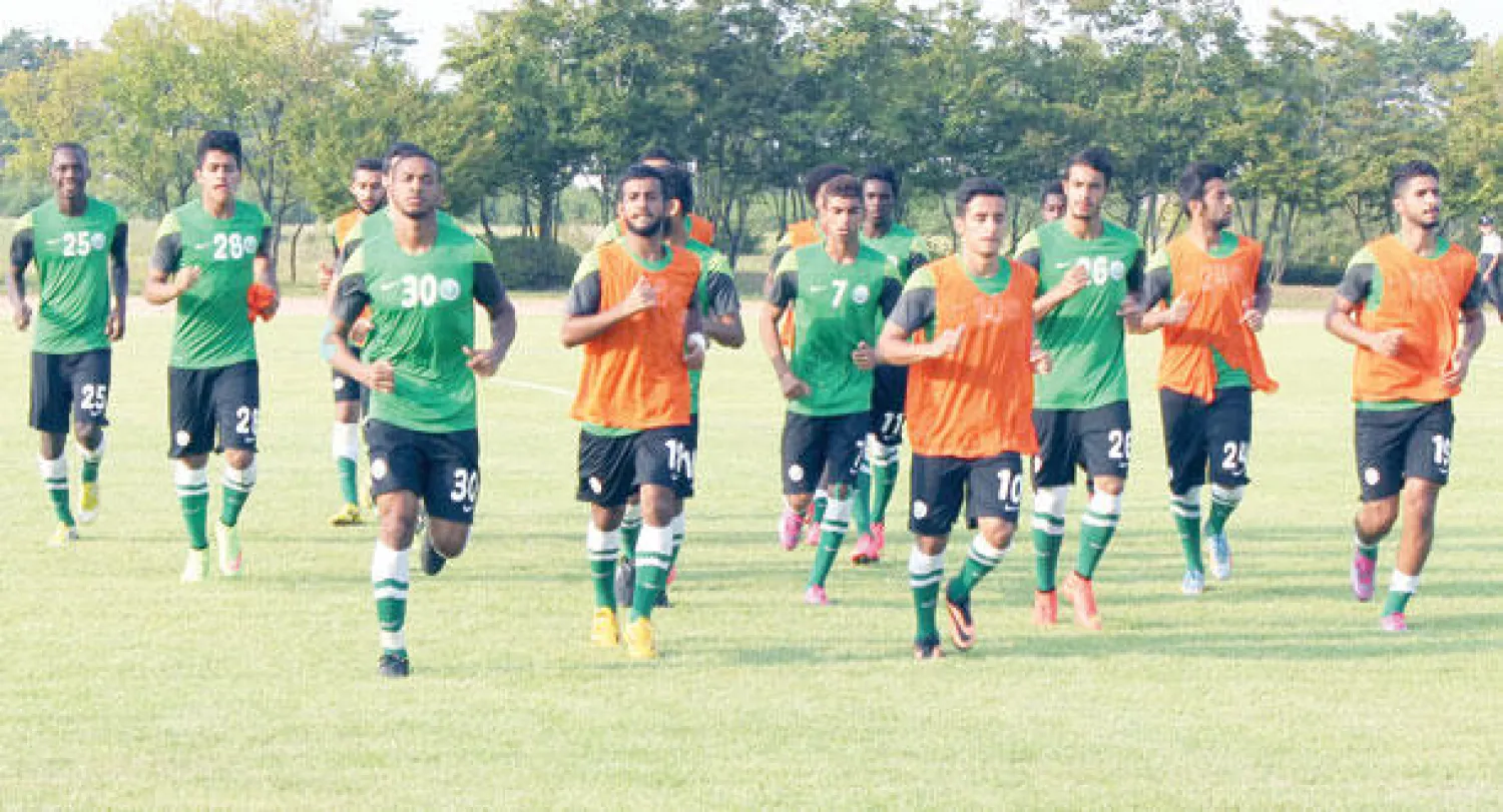 جانب من تدريبات المنتخب السعودي الإعدادية للمباراة