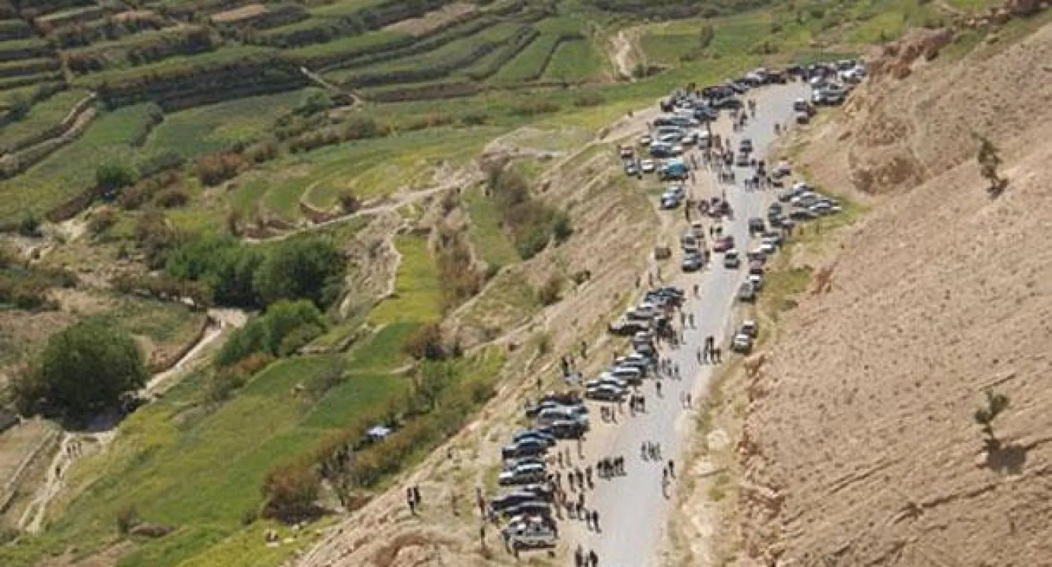 آلاف الإيزيديين ينتظرون على جبل سنجار العودة إلى ديارهم