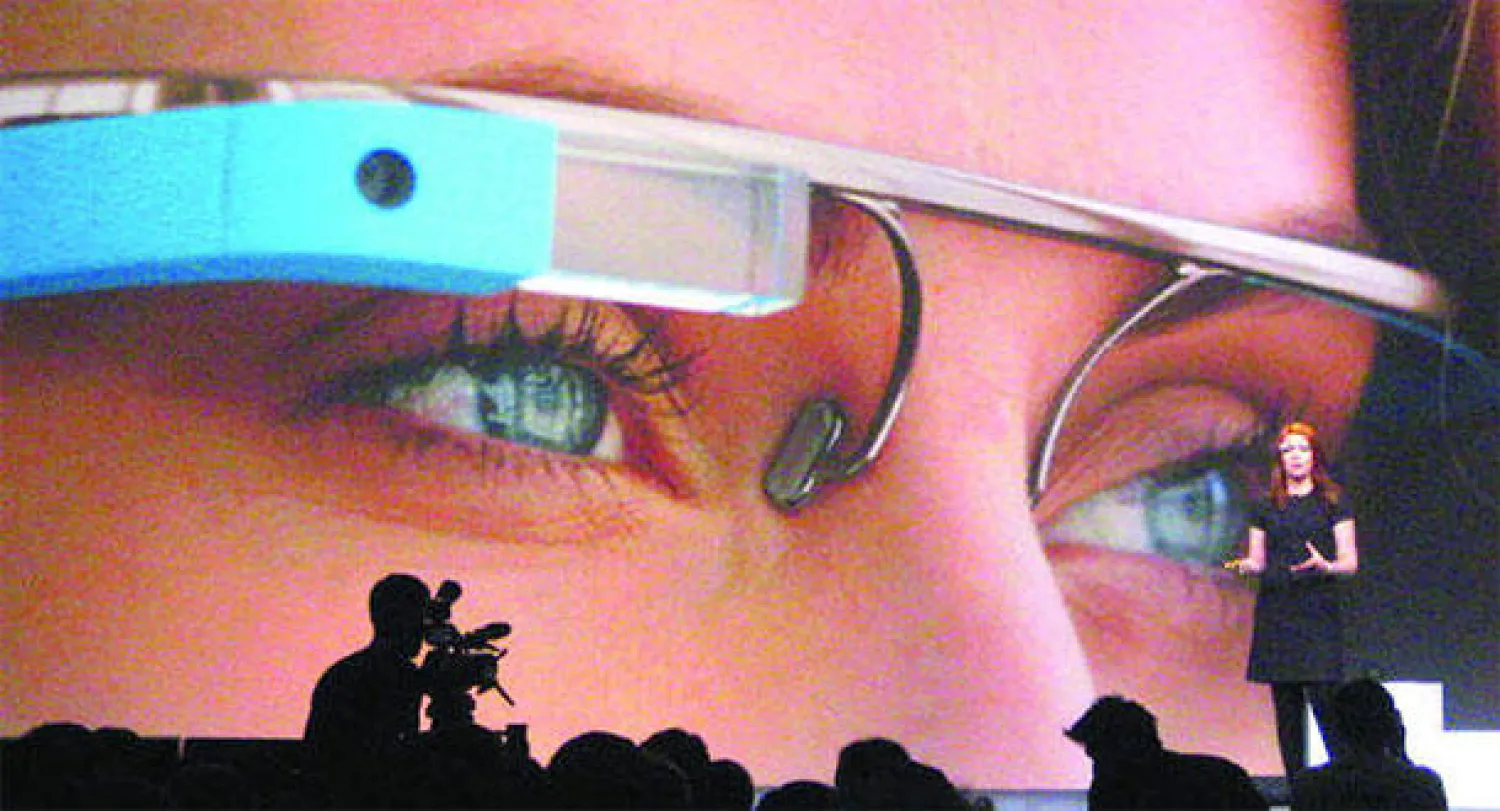 شرطة دبي بنظارات «غوغل» الذكية قريبا