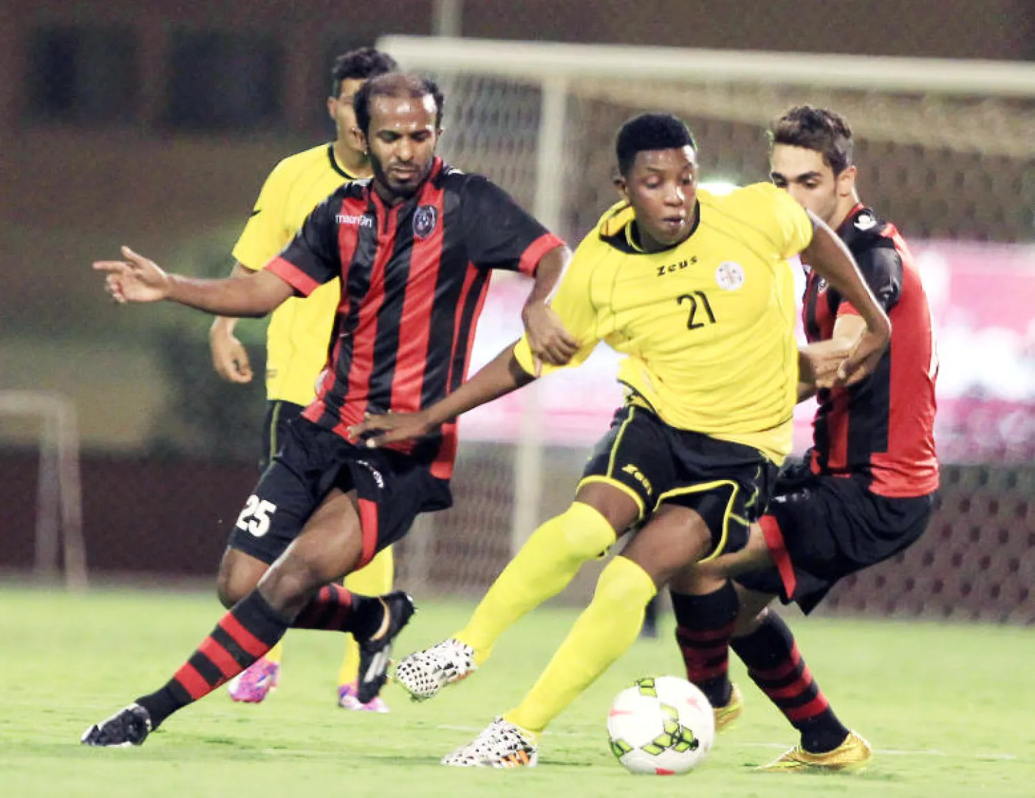 مشاركة النجوم من مواليد السعودية أضاف زخما كبيرا لمنافسات دوري الدرجة الأولى لكرة القدم