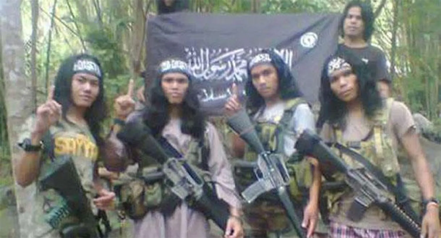 متطرفون في الفلبين يهددون بقطع رأس رهينة ألماني