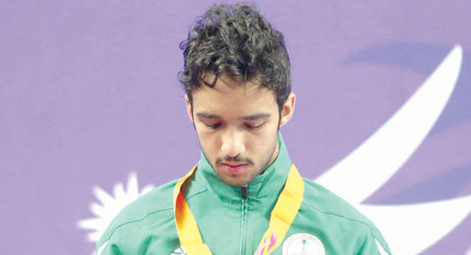 السعودي الحربي خلال تتويجه بفضية الكاراتيه