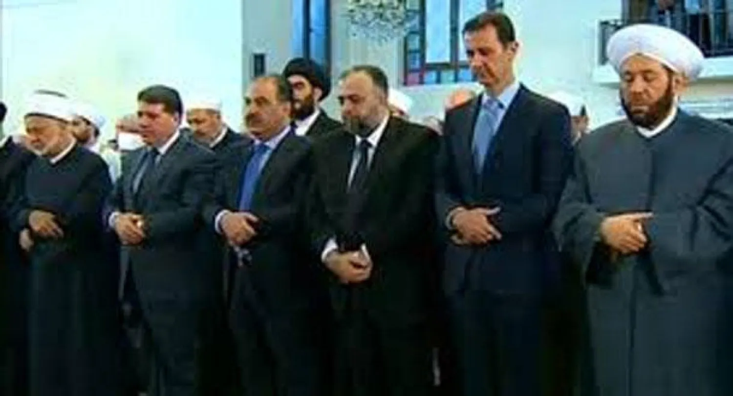 الأسد يصلي العيد في دمشق على وقع اشتباكات محتدمة في ريفها